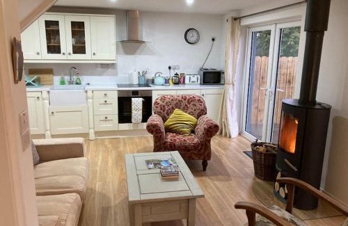 Roscoe Apartment | Guesthouse Retreat: Burren 1 Bed, Family-Friendly Stay
