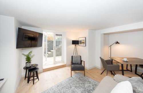 Harrogate Apartment | Discover The Burrow: Family-Friendly Harrogate Retreat
