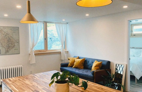 Revelstoke House | Discover The Burrow - Downtown Revelstoke: Pet-Friendly Stay
