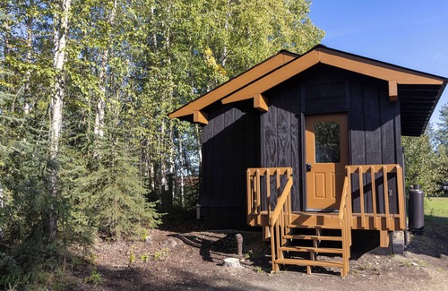 Fairbanks House | The Bush Pilot Cabin - Cozy Alaskan Retreat Close to Town