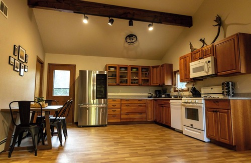 Fairbanks House | The Bush Pilot House Cozy Retreat with Hot Tub