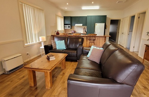 Cootamundra House | Experience Comfort at The Butcher's Block - Ocean View & Pool