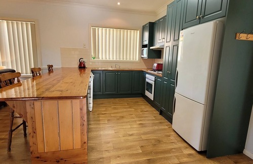 Cootamundra House | Experience Comfort at The Butcher's Block - Ocean View & Pool