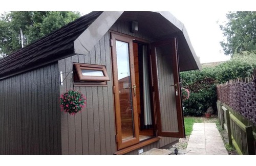 Knodishall Hotel | Pet-Friendly Retreat at The Butchers Arms Freehouse