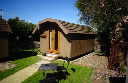 Knodishall Hotel | Pet-Friendly Retreat at The Butchers Arms Freehouse