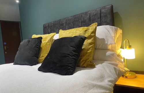 Pontsticill Bed & Breakfast | Discover Comfort at The Butchers Arms with Family-Friendly Dining