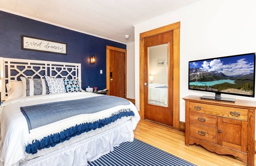Downtown Niagara Falls Bed & Breakfast | Experience The Butler House B&B: Guest Rated 9.8, Breakfast Included