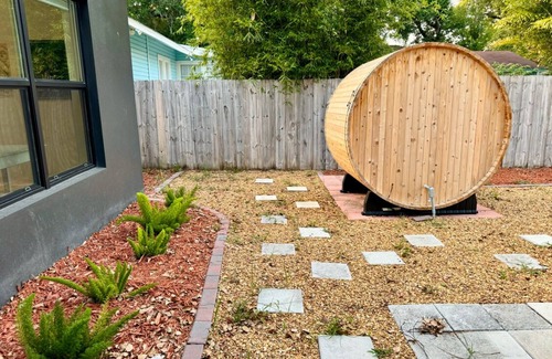 Sanford House | Discover The Butterfly House: Family-Friendly Retreat