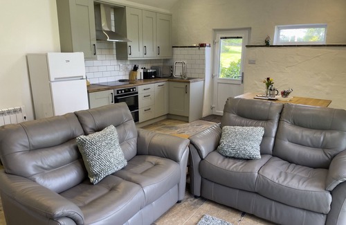 Tremain Cottage | Delightful Byre @ Canllefaes: Pet-Friendly Retreat in Cardigan