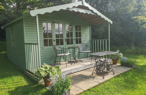 Rhosybol Cottage | Cozy The Byre: Character Cottage with Open Fire in Dulas