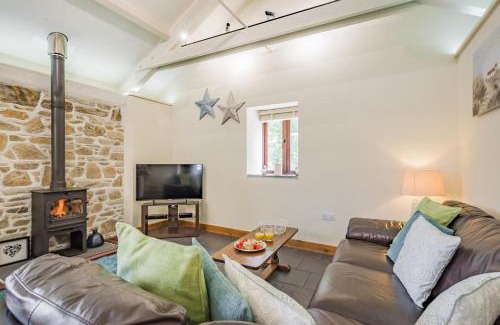 Bodmin House | Pet-Friendly Retreat at The Byre Dunmere for Families