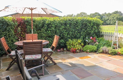 Hollington Cottage | Experience Comfort at The Byre: Pet Friendly & Breakfast Included