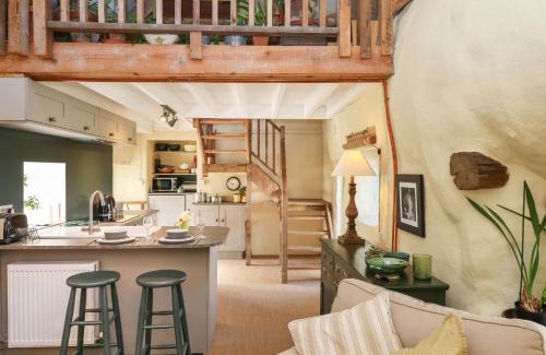 Frithelstock House | Discover The Byre: A 4-Star Retreat with a 9/10 Rating