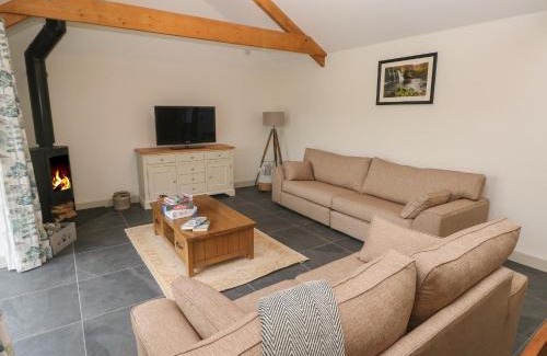 Vale of Glamorgan House | Pet-Friendly Retreat at The Byre: Rated 10/10 by Guests