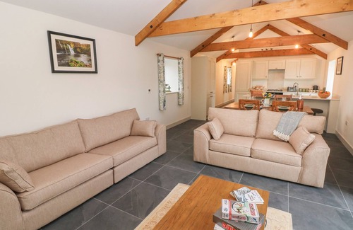 Vale of Glamorgan Cottage | Relax in The Byre: Pet Friendly Retreat with Hot Tub