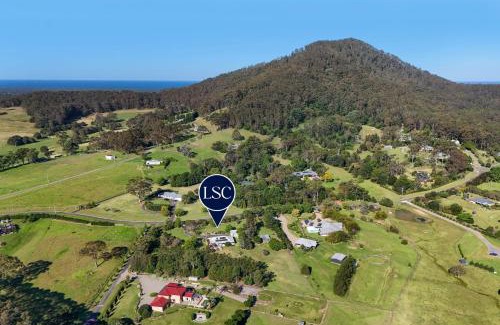 Far Meadow House | Indulge at The Byres: Pet-Friendly with Pool & Hot Tub