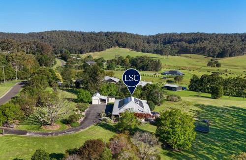 Far Meadow House | Indulge at The Byres: Pet-Friendly with Pool & Hot Tub