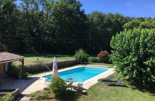Saint-Michel-de-Montaigne House | Unforgettable Stay at The Chamboul Tour: 10/10 Rated Escape