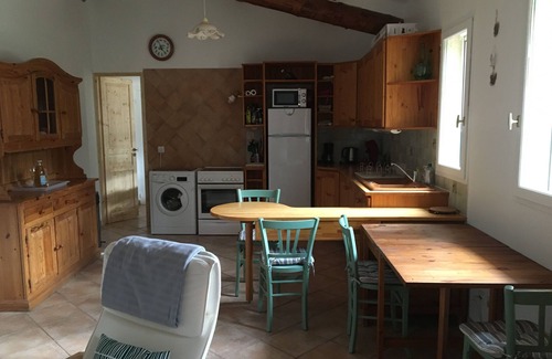 La Roque-d'Antheron House | Top-Rated Cabanon in Provence with Family-Friendly Amenities
