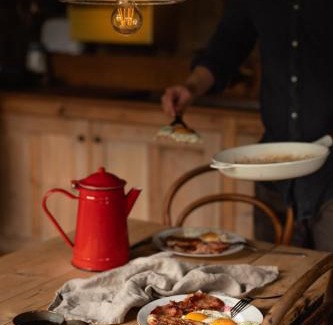 Rock Other | Pet-Friendly Retreat at Abberley Glamping - Rated 10/10
