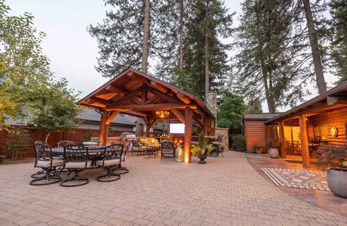 Hayden Lake Cabin | Top-Rated Cabin Retreat at Hayden Lake with Private Pool