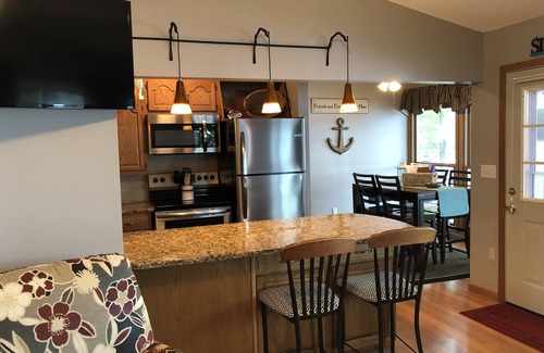 Elysian Cabin | Idyllic Retreat: The Cabin at Lake Francis with Pool & Views