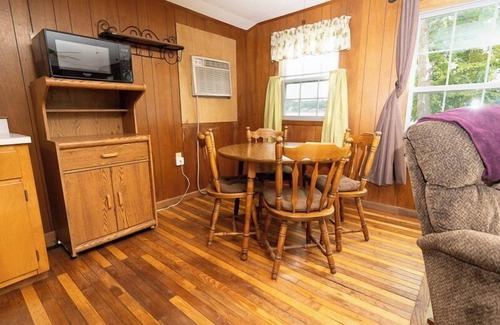 Roach Cabin | The Cabin at Prairie Hollow Camp: Lake Access, Boat Slip and More!