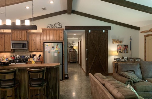 Kirby Cabin | Unforgettable Getaway at The Cabin, Lake Greeson, Arkansas