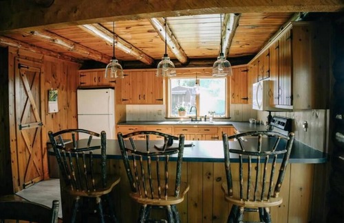 Narvon Cabin | Experience The Cabin at Sleepy Hollow Farm: 10/10 Rated Retreat