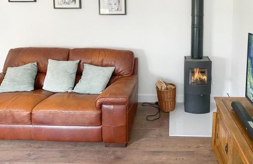 Southbourne House | Exceptional Stay at The Cabin: Family-Friendly Retreat