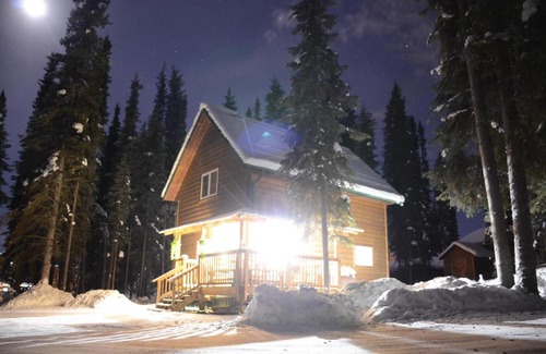 Fairbanks House | Discover The Cabin in the Woods: Family-Friendly Retreat