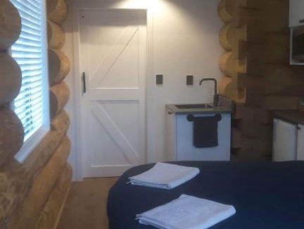 Twizel House | Cozy Retreat: The Cabin with 9/10 Guest Ratings