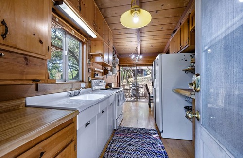 Healdsburg Cabin | Relax at The Cabin on Fitch Mountain with Pool and Spa
