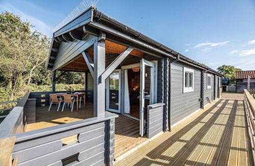 Woodbridge House | Guest Rated 9.5: Family-Friendly Stay at The Cabin, Parham
