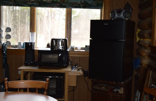 Skowhegan Cabin | Enjoy Free Private Parking and Oceanfront Views Awaits You