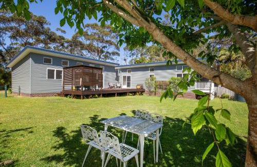 Callala Bay House | Cozy Cabin Retreat by the Waterfront - 5 Mins to Bay