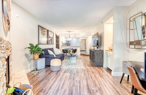McCormick Ranch Apartment | Discover The Cacti Crashpad: Fun with 2 Heated Pools!
