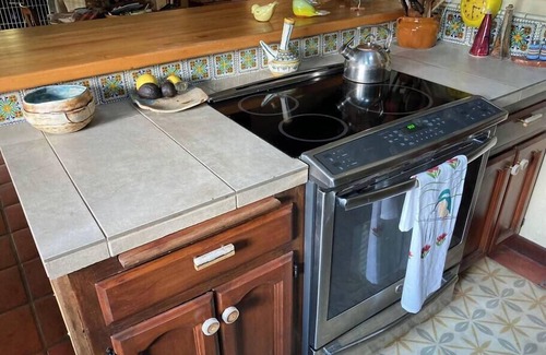 Los Alamos House | Explore The Cacti In the Wine Valley: Breakfast & Kitchen