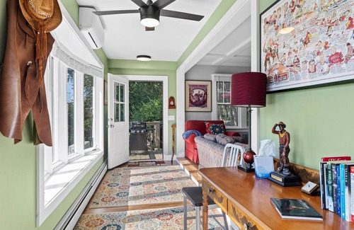 Haversham House | Rustic Retreat: The Caddyshack with Family-Friendly Amenities