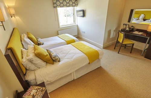 Bury St Edmunds House | Elegant Stay at The Cadogan Arms - 4-Star Family Friendly