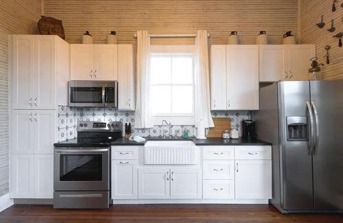Brazos House | Historic The Cahill- Magnolia Brewery House: Rated 10/10
