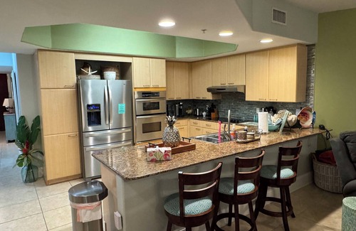 Orange Beach East Condo | Unforgettable Gulf Sunsets Await! Rated 10/10 with Pool & Spa