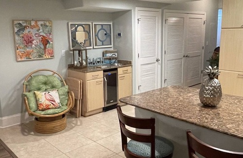 Orange Beach East Condo | Unforgettable Gulf Sunsets Await! Rated 10/10 with Pool & Spa
