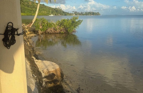Moorea-Maiao House | The calm that oﬀre a private easement On a large plot sea access