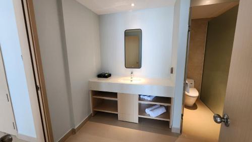 Khanh Hoa Apartment | Oceanfront Retreat at The Cam Ranh Oceanview - Guest Rated 8.1