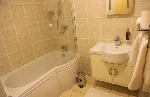 Huddersfield Hotel | Discover The Cambridge Hotel: Spa, Restaurant & More