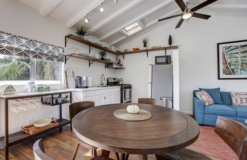 Old Towne House | Experience The Cambridge House in Historic Old Town Orange