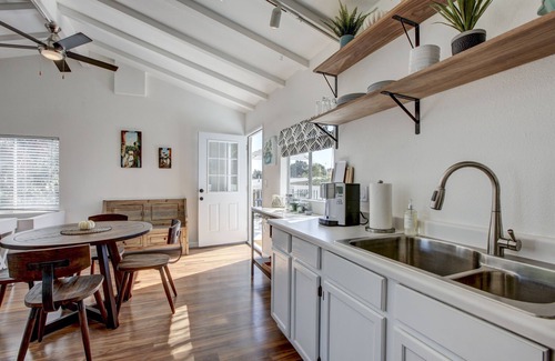 Old Towne House | Experience The Cambridge House in Historic Old Town Orange