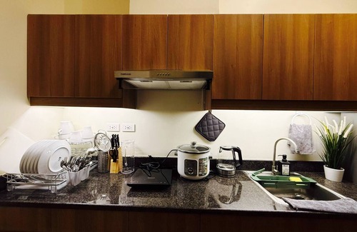Malate Condo | The Camden Place Cozy Family Group Condo Unit