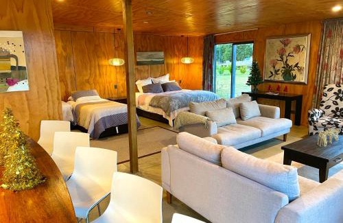 Pukenui House | Top-Rated The Camel at Araiawa Raio Lodge Pukenui Awaits